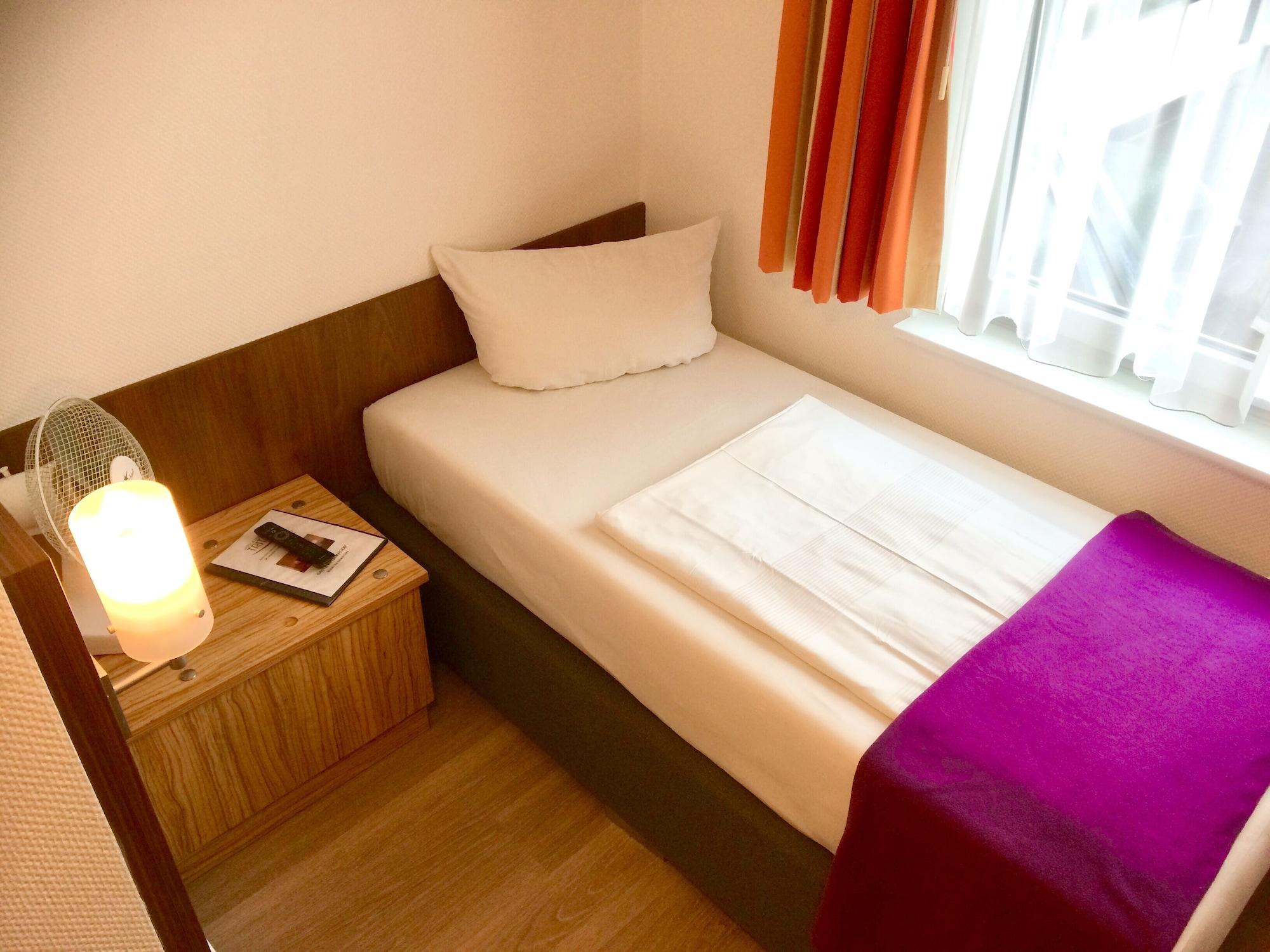 Hotel Triton à Cologne Extérieur photo