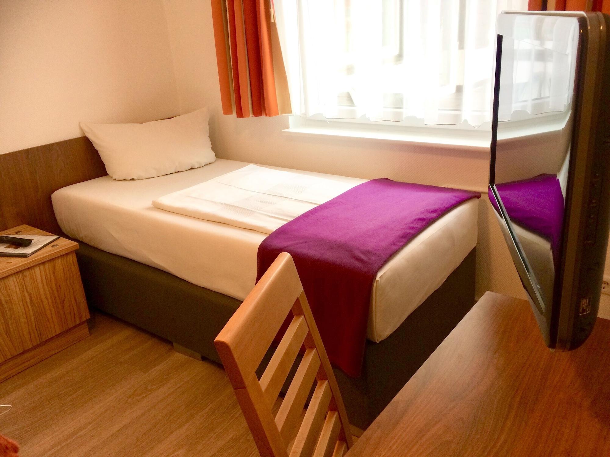Hotel Triton à Cologne Extérieur photo