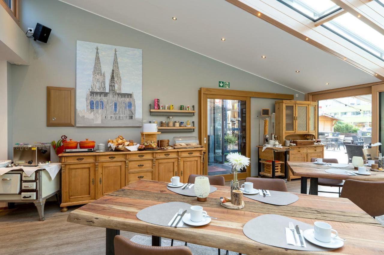 Hotel Triton à Cologne Extérieur photo