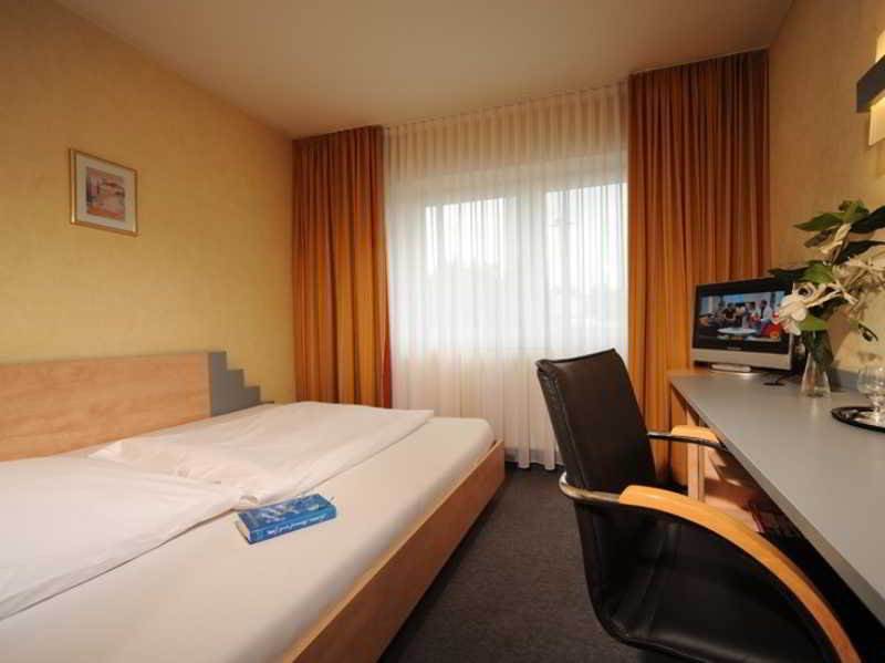 Hotel Triton à Cologne Extérieur photo