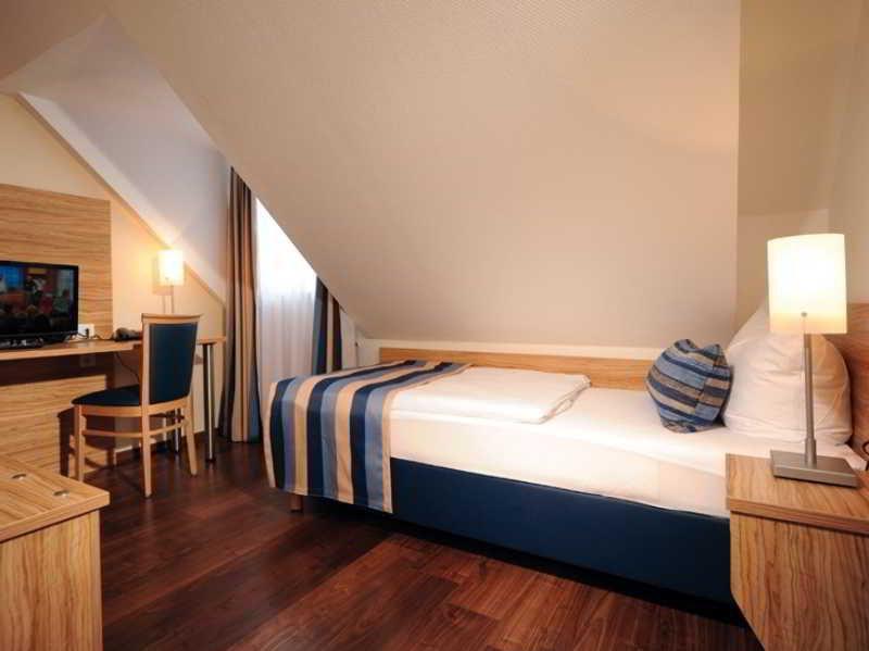 Hotel Triton à Cologne Extérieur photo