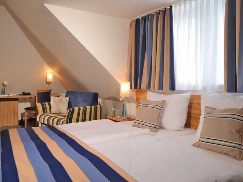 Hotel Triton à Cologne Extérieur photo